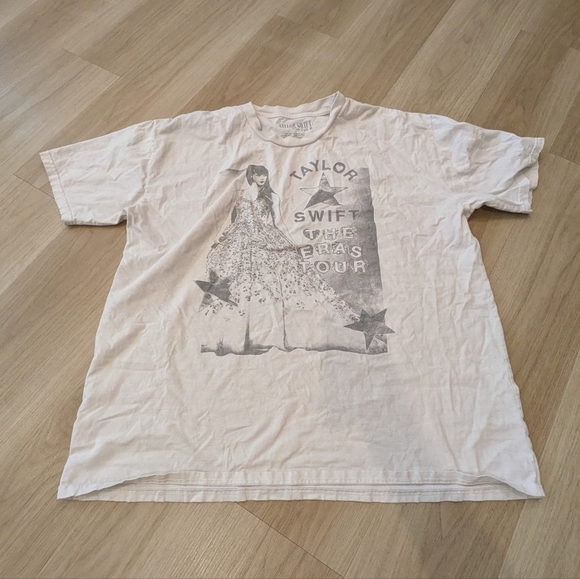 Taylor Swift White Era Tour Distressed Fearless Gown Tee Size Xxl - Picture 1 of 6